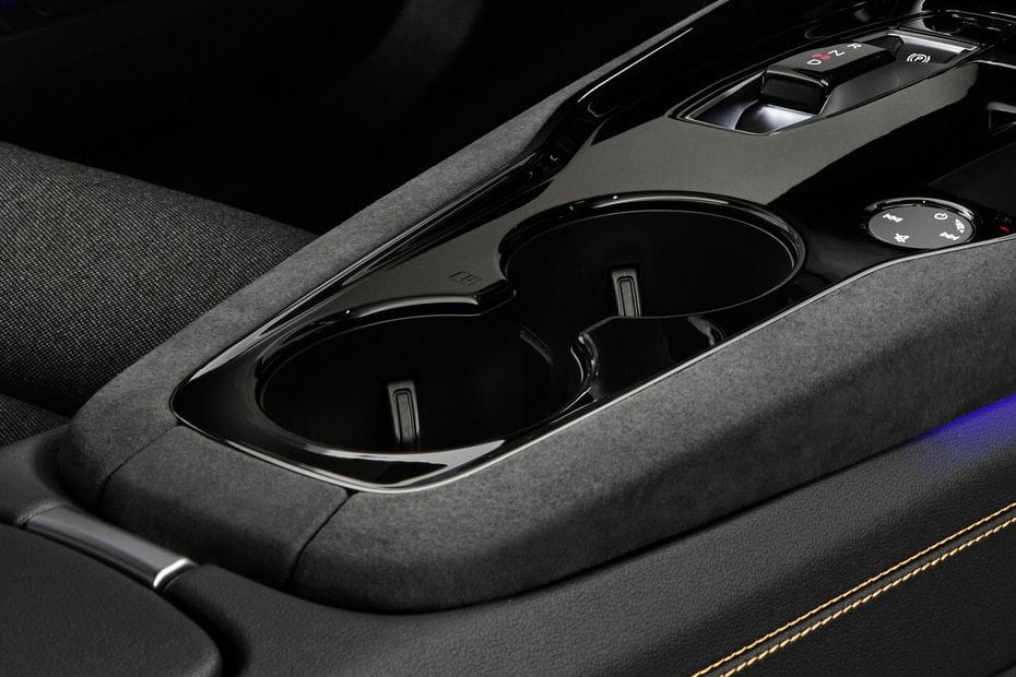 إي-ترون جي تي Cup Holders