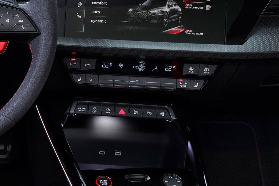 Front AC Controls of أودي RS3