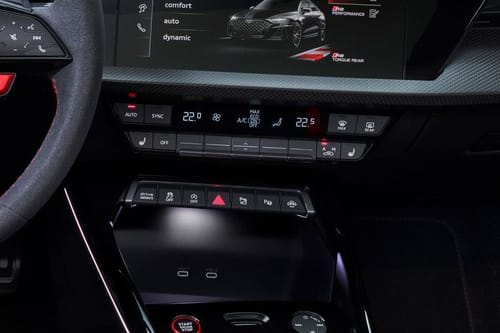Front AC Controls of أودي RS3