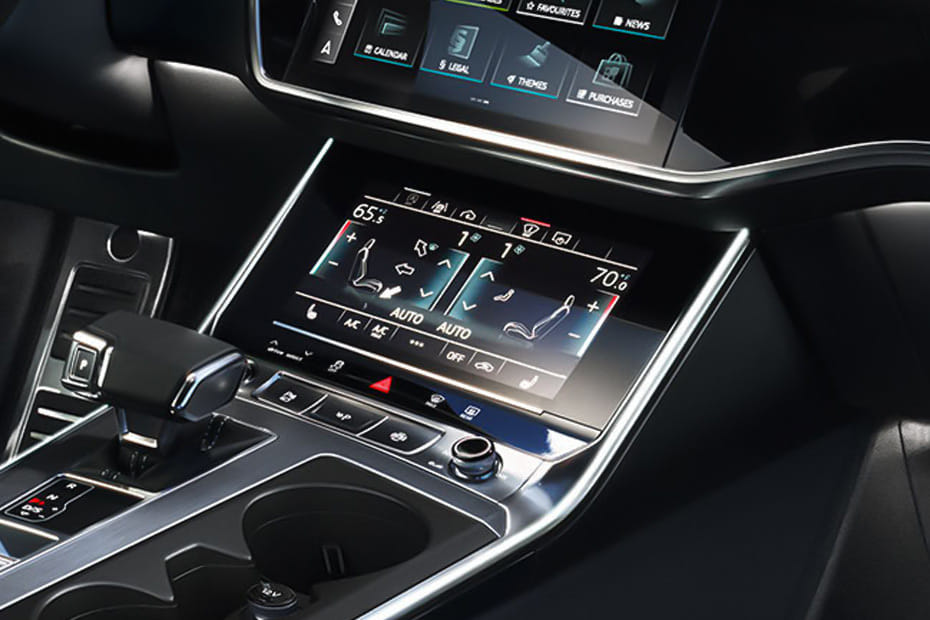 Front AC Controls of Audi RS6 Avant