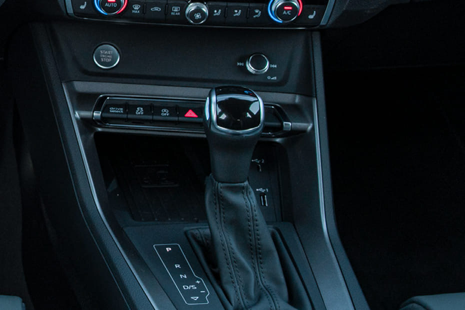 أودي كيو 3 سبورتباك Gear Shifter