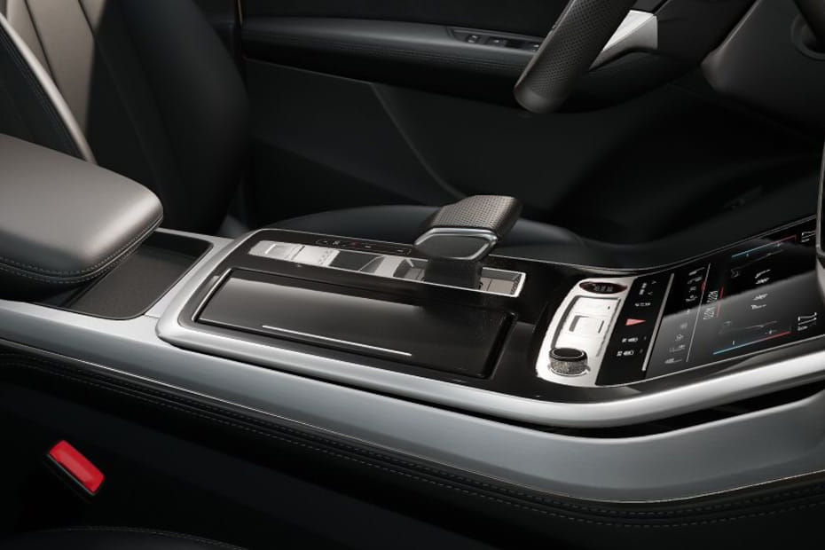 Audi SQ8 Gear Shifter