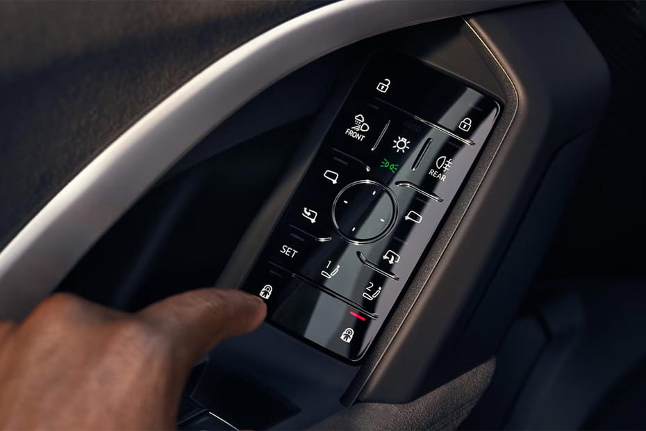 أودي كيو 5 سبورتباك Drivers Side In Side Door Controls