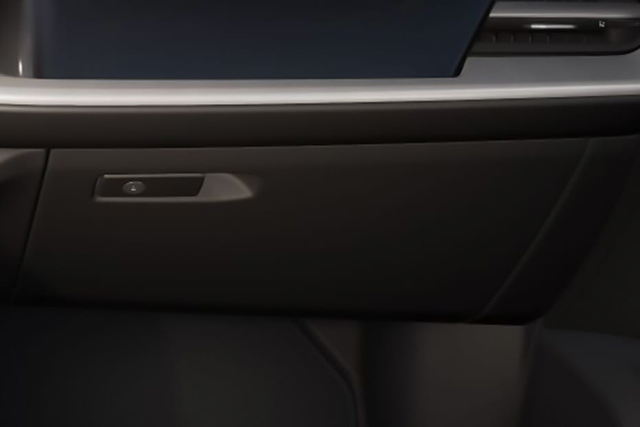 أودي كيو 5 سبورتباك Glove Box