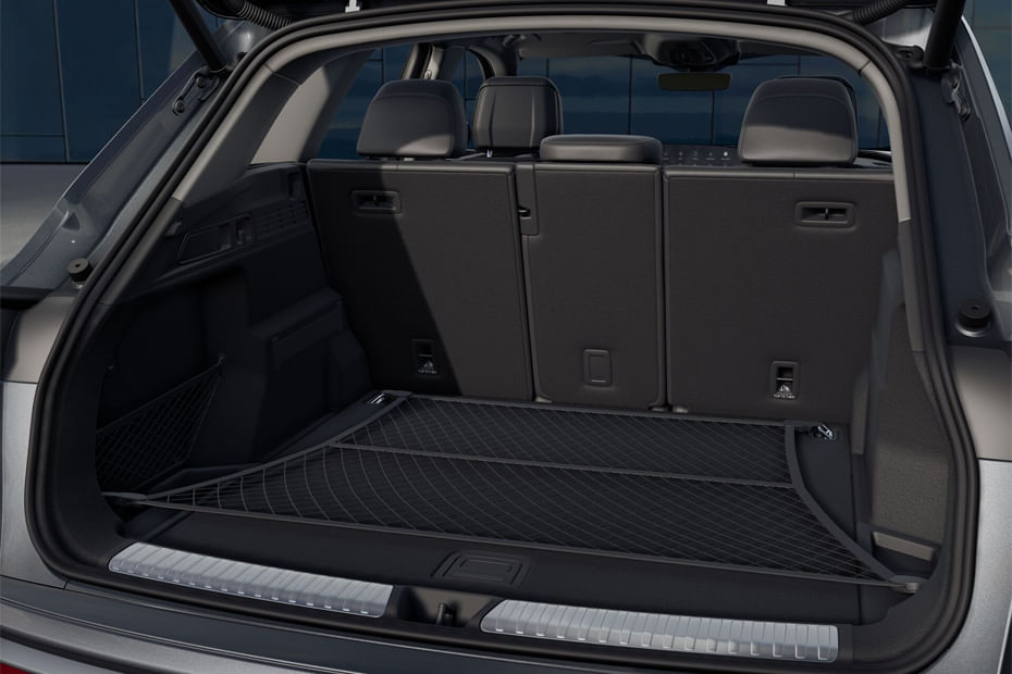 Storage Closer View of Audi Q5