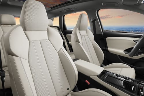 كيو 6 إي-ترون Front Seats
