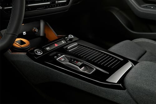 Center Controls of أودي أيه 6 إي-ترون