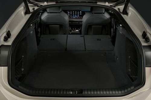 Folding Seats of أودي أيه 6 إي-ترون