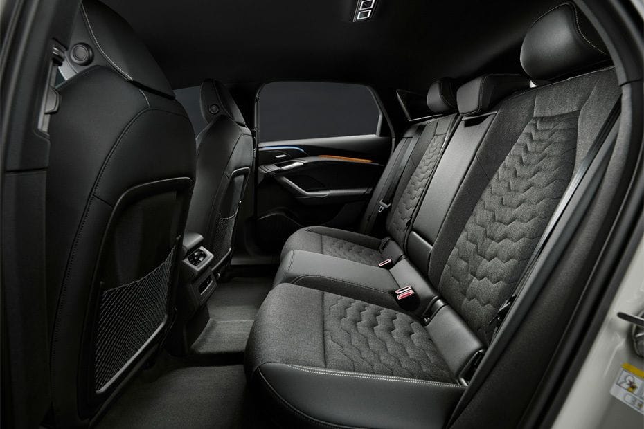 أودي أيه 6 إي-ترون Rear Seats