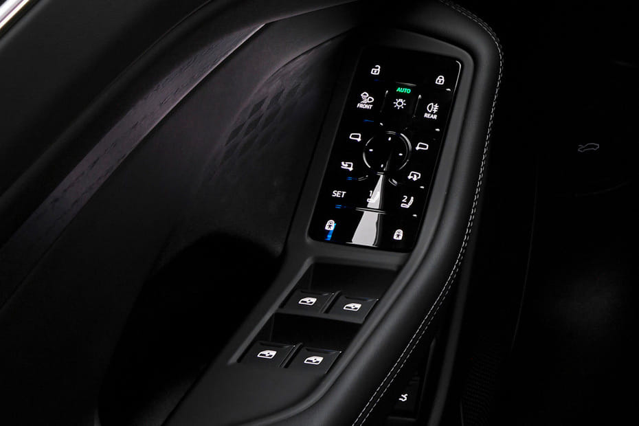 أودي A6 Drivers Side In Side Door Controls