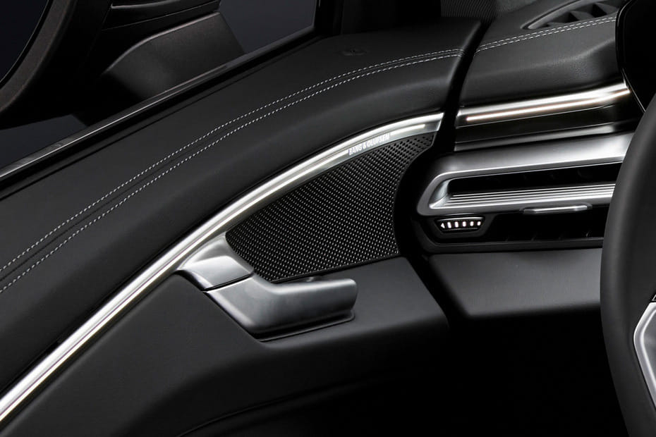 Speakers View of Audi A6