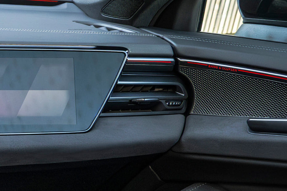 إيه 6 أفانت Front Side Ac Vents