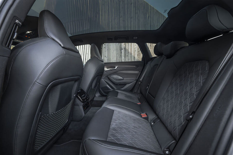 أودي إيه 6 أفانت Rear Seats