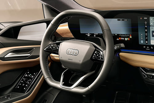 أودي A6L إي-ترون Steering Wheel