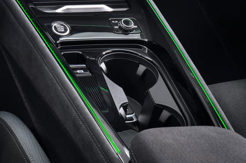 كيو 3 2026 Cup Holders