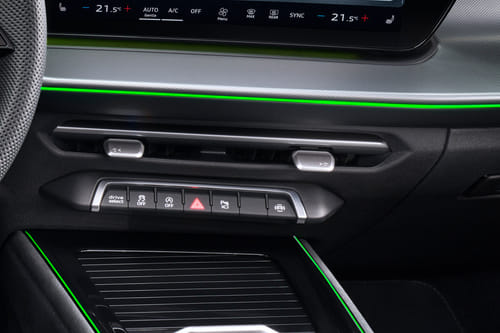 Front AC Controls of أودي كيو 3 2026