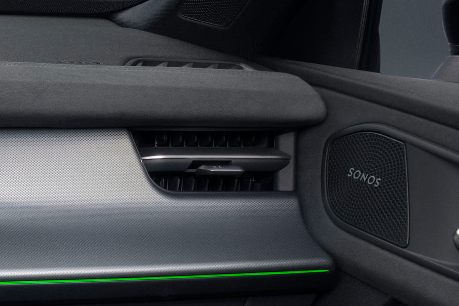 كيو 3 2026 Front Side Ac Vents