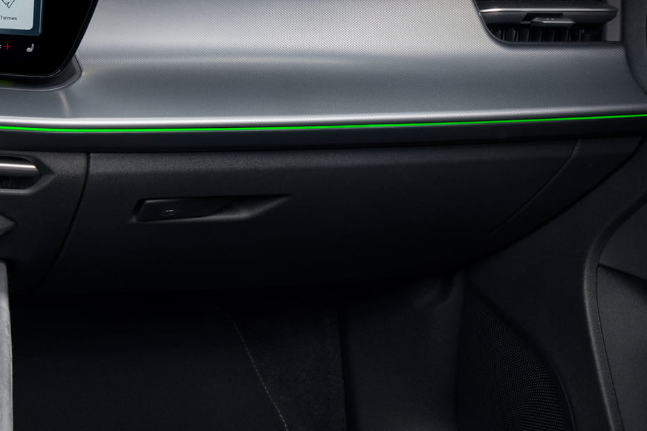 أودي كيو 3 2026 Glove Box