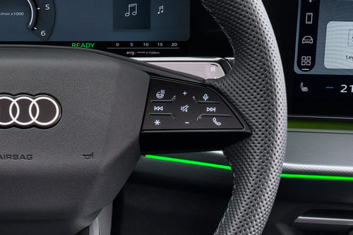 أودي كيو 3 2026 Multi Function Steering