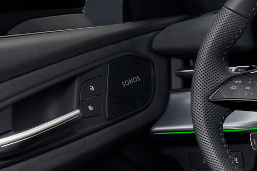 Speakers View of أودي كيو 3 2026