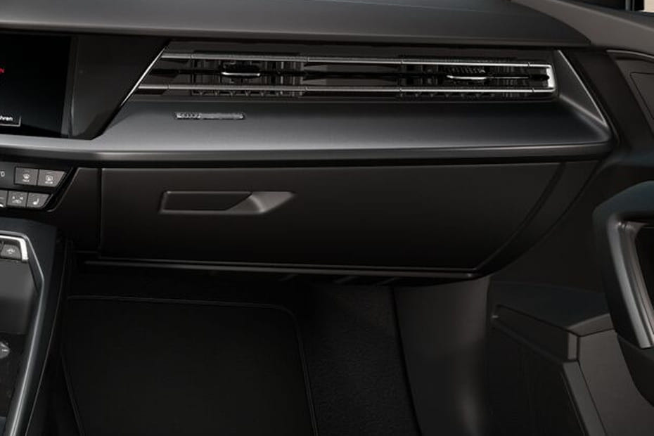 أودي إيه 3 Glove Box