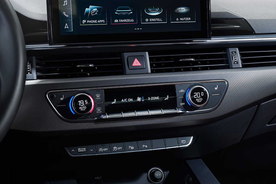 Front AC Controls of أودي A4