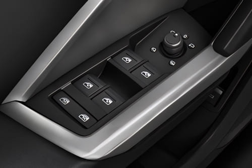 أودي Q3 Drivers Side In Side Door Controls