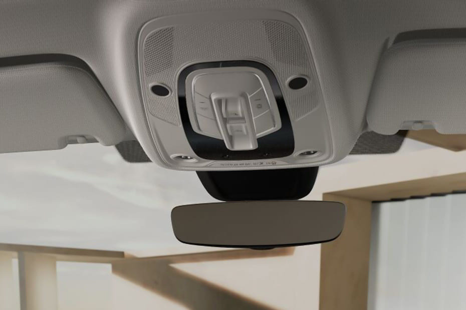 Q7 Courtesy Lamps