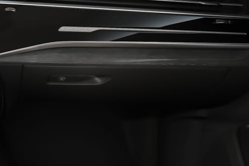 أودي Q7 Glove Box