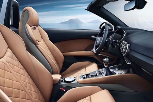 تي تي رودستر Front Seats