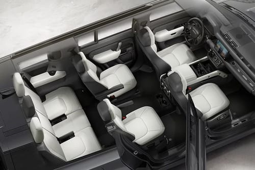 لاند روفر ديفندر Front And Rear Seats Together
