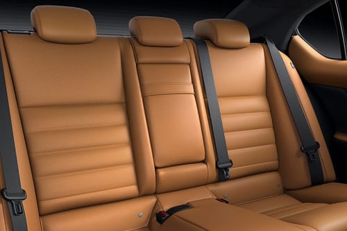 لكزس IS Rear Seats