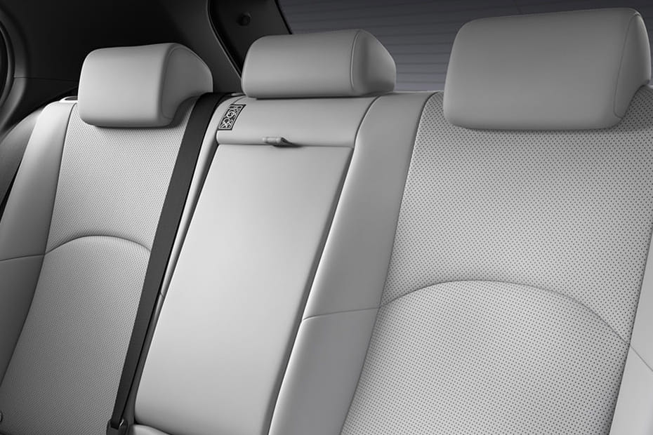 لكزس UX300H Rear Seats