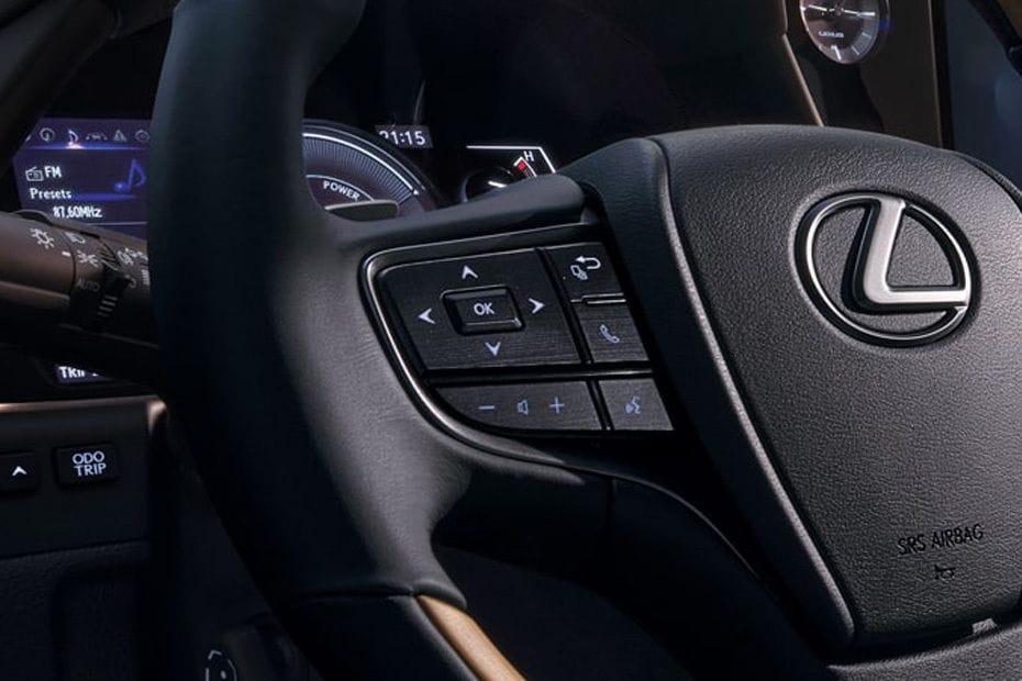 لكزس إي إس 2026 Multi Function Steering