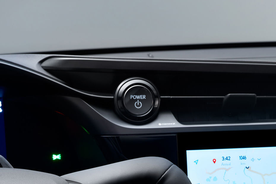 لكزس آر زد Engine Start Stop Button