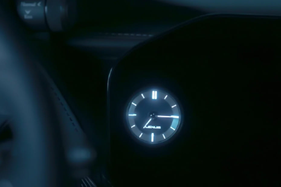 clock in Lexus LS