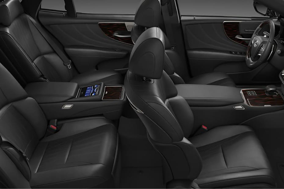 لكزس LS Front And Rear Seats Together