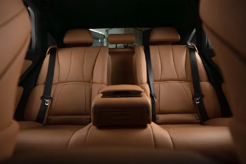 لكزس إل إس Rear Seats