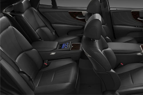 لكزس LS Rear Seats