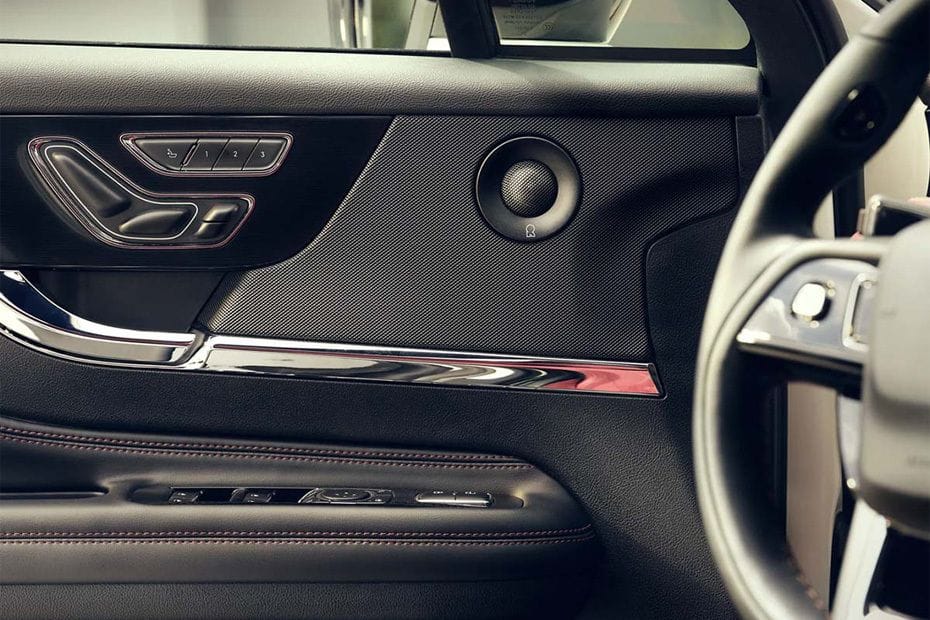 door handle interior of Lincoln Corsair