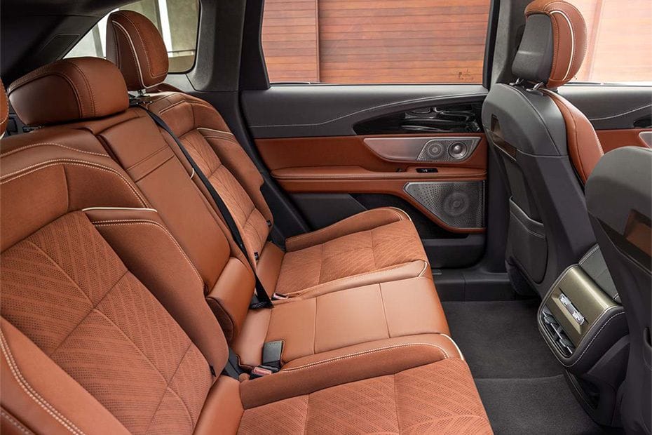 Lincoln Nautilus  Rear Seats