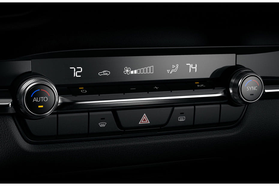 Front AC Controls of مازدا سي اكس-30