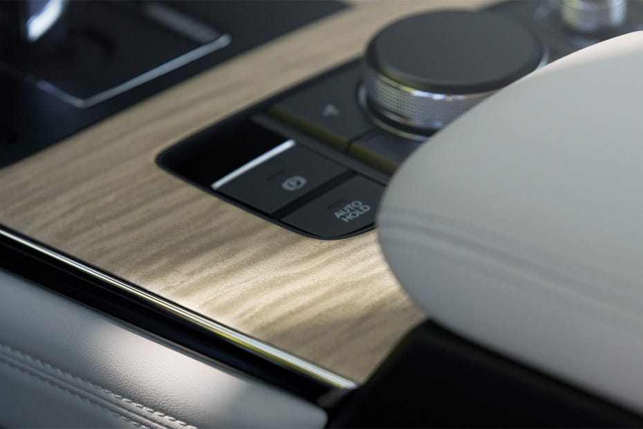 Center Controls of مازدا CX-90