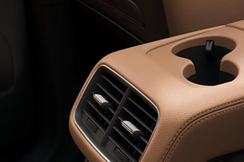 الفئةجي ال اس Rear AC Controls