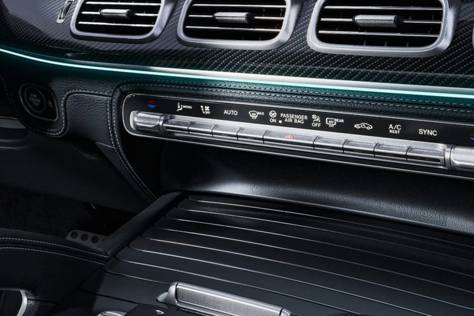 Front AC Controls of مرسيدس بنز الفئة- جي أل إي