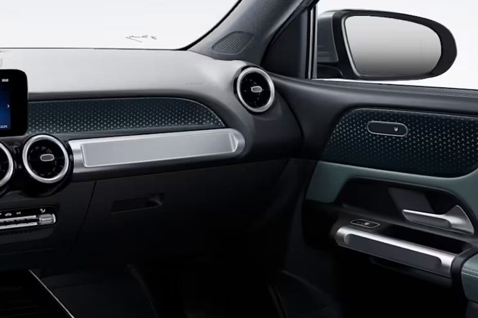 مرسيدس بنز فئة GLB Passengers View