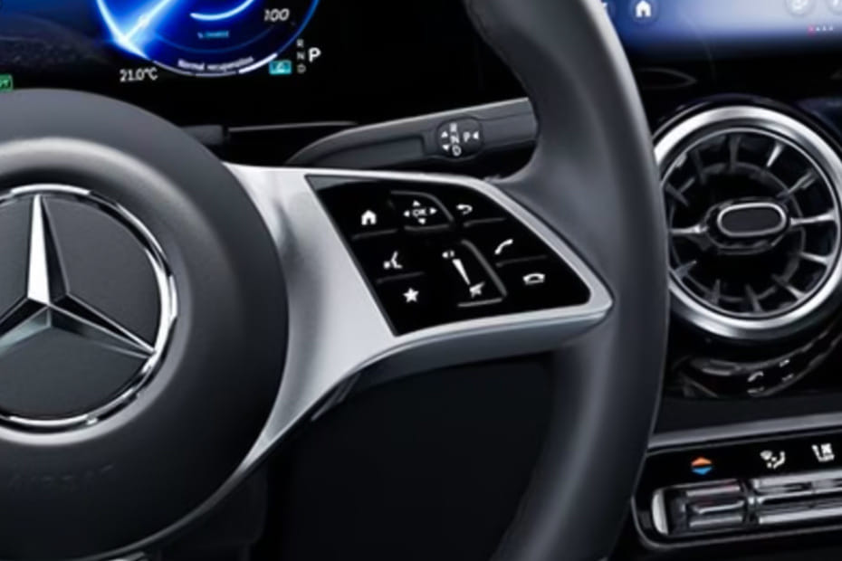 مرسيدس بنز EQA Multi Function Steering