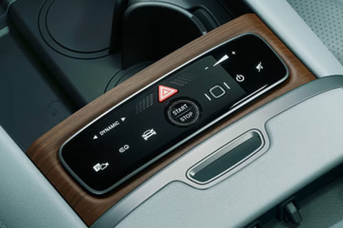 Center Controls of مرسيدس بنز إي كيو إي إس يو في