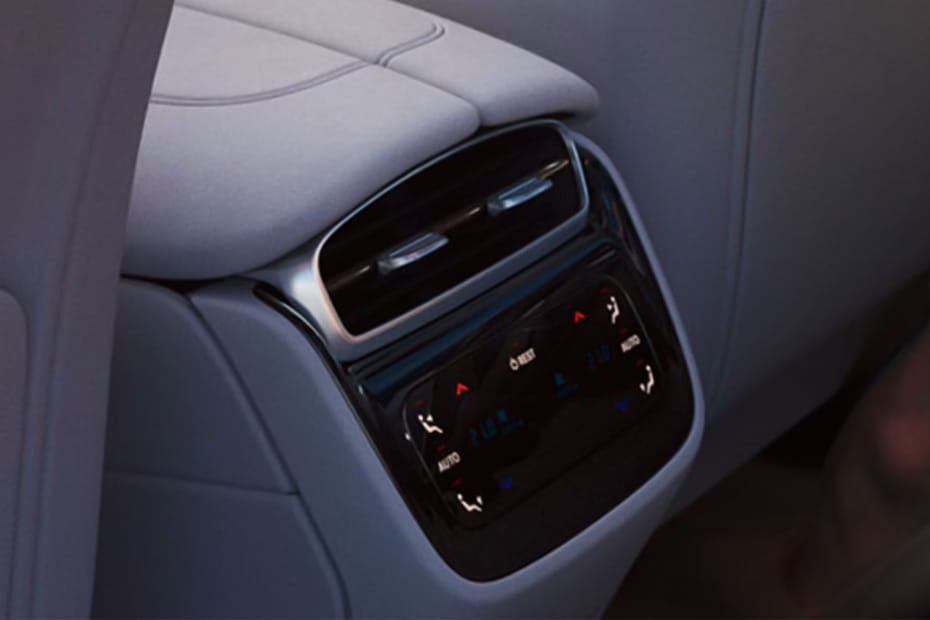 إي كيو إس إس يو في Rear AC Controls