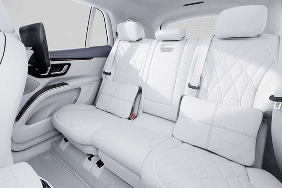 مرسيدس بنز إي كيو إس إس يو في Rear Seats